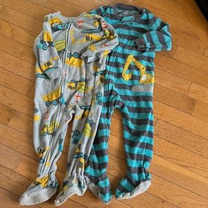 Carters 2 pair of fleece pjs 18 months